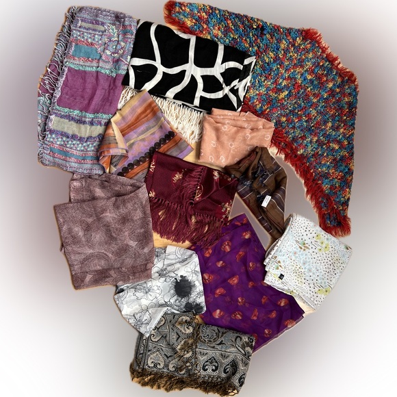 1️⃣2️⃣Lot of 12 Random Scarves-Varying Colors/Sizes/Brands/ Materials/Conditions - Picture 12 of 17